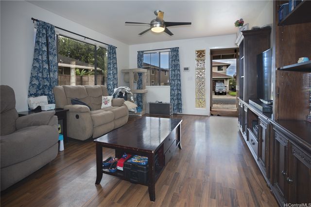94-1027 Kaiamu Street, Waipahu, HI 96797