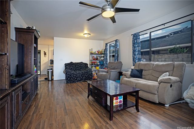 94-1027 Kaiamu Street, Waipahu, HI 96797