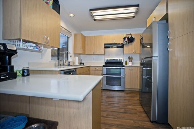 94-1027 Kaiamu Street, Waipahu, HI 96797