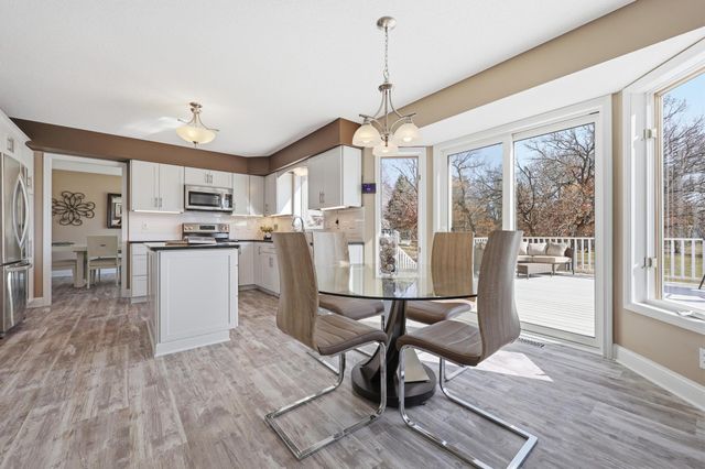 592 Vicki Lane, Shoreview, MN 55126