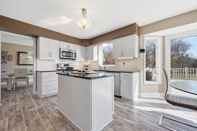 592 Vicki Lane, Shoreview, MN 55126