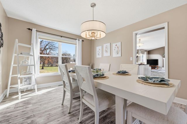 592 Vicki Lane, Shoreview, MN 55126