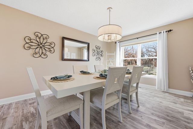 592 Vicki Lane, Shoreview, MN 55126