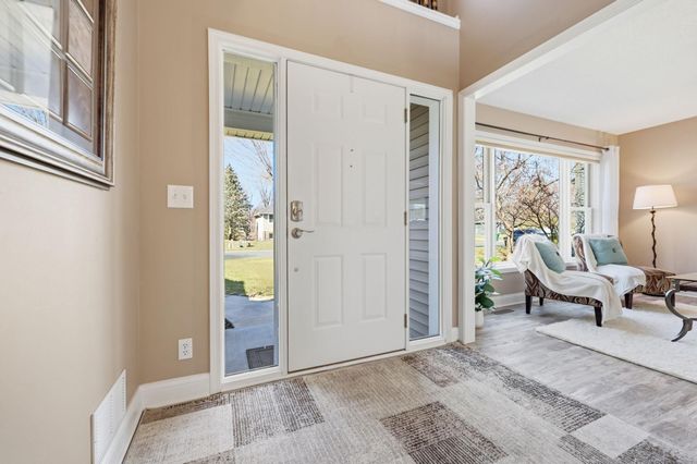 592 Vicki Lane, Shoreview, MN 55126