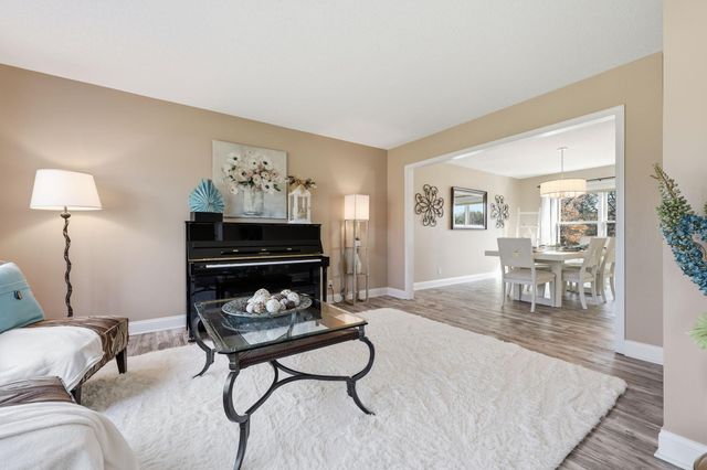 592 Vicki Lane, Shoreview, MN 55126