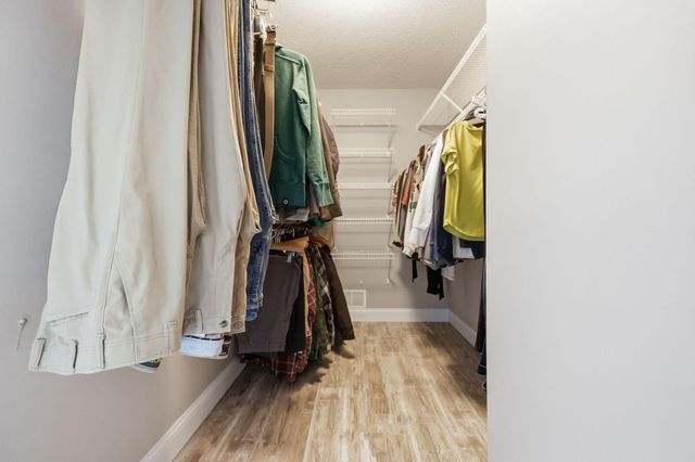 592 Vicki Lane, Shoreview, MN 55126