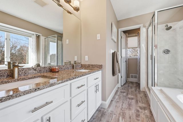 592 Vicki Lane, Shoreview, MN 55126