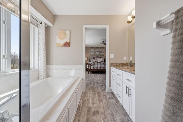 592 Vicki Lane, Shoreview, MN 55126