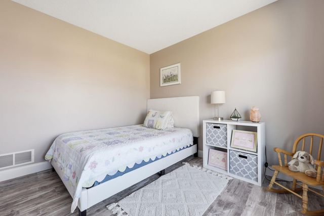 592 Vicki Lane, Shoreview, MN 55126