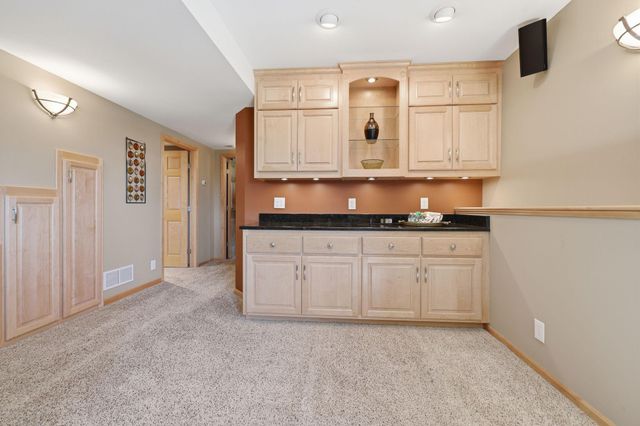 592 Vicki Lane, Shoreview, MN 55126