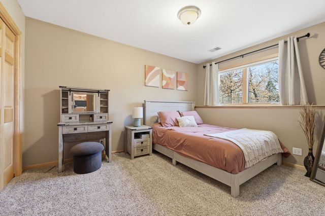 592 Vicki Lane, Shoreview, MN 55126