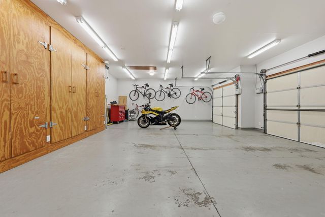 592 Vicki Lane, Shoreview, MN 55126