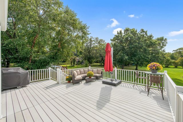 592 Vicki Lane, Shoreview, MN 55126