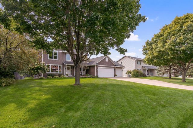 592 Vicki Lane, Shoreview, MN 55126