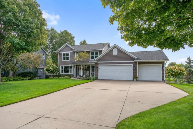 592 Vicki Lane, Shoreview, MN 55126