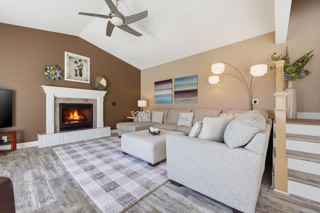 592 Vicki Lane, Shoreview, MN 55126