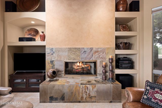 560 W Quiet Springs Drive, Oro Valley, AZ 85755
