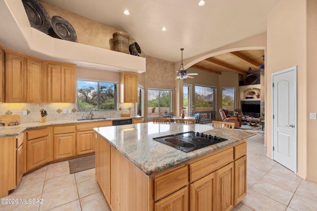 560 W Quiet Springs Drive, Oro Valley, AZ 85755