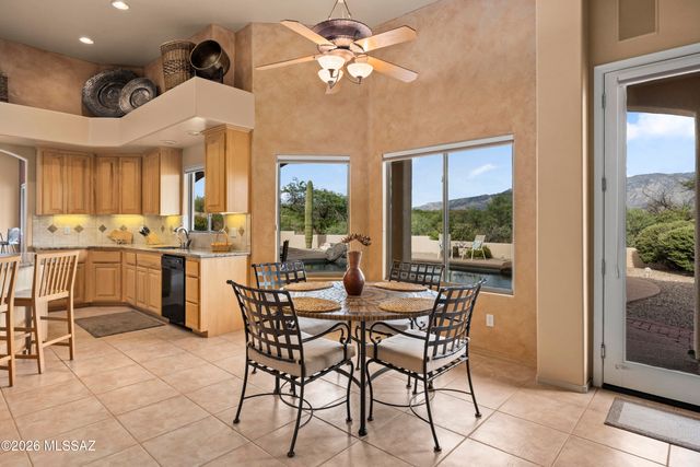 560 W Quiet Springs Drive, Oro Valley, AZ 85755
