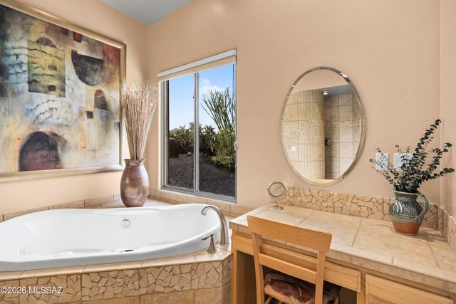 560 W Quiet Springs Drive, Oro Valley, AZ 85755