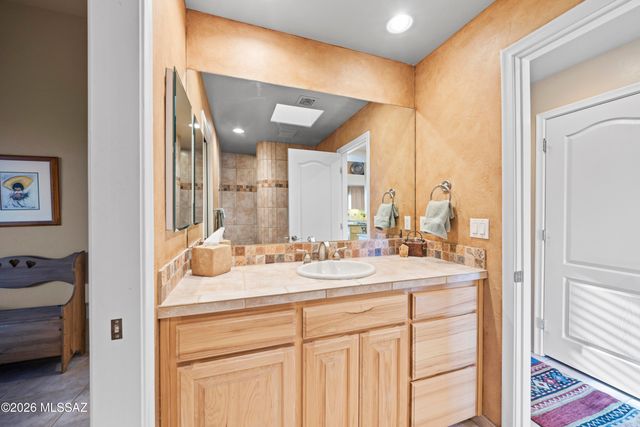560 W Quiet Springs Drive, Oro Valley, AZ 85755