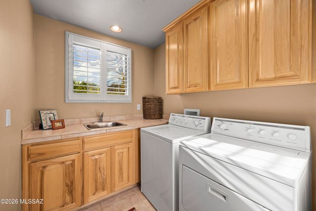 560 W Quiet Springs Drive, Oro Valley, AZ 85755