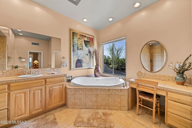 560 W Quiet Springs Drive, Oro Valley, AZ 85755