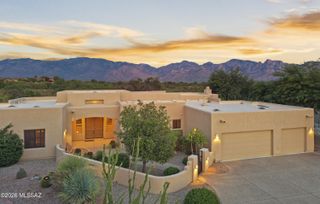 560 W Quiet Springs Drive, Oro Valley, AZ 85755