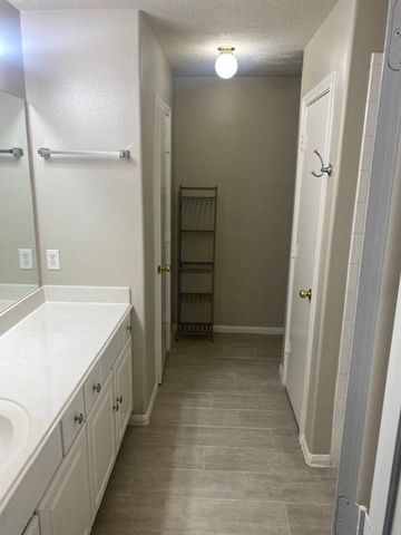 13543 Ambrose Street, Houston, TX 77045