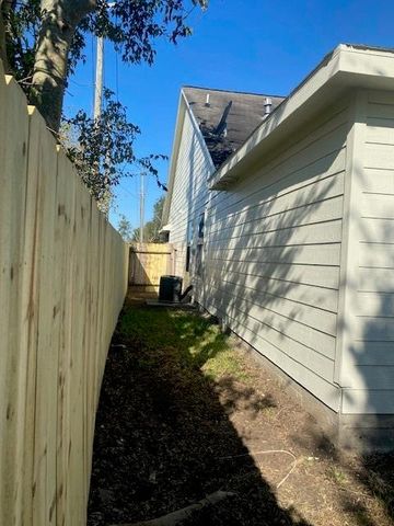 13543 Ambrose Street, Houston, TX 77045