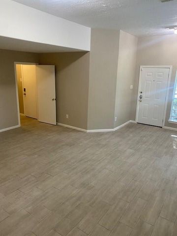 13543 Ambrose Street, Houston, TX 77045