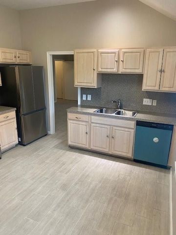 13543 Ambrose Street, Houston, TX 77045