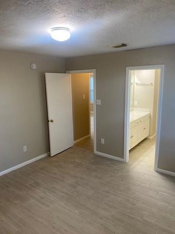 13543 Ambrose Street, Houston, TX 77045