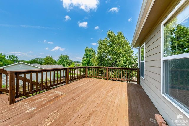 429 Haventon Drive, Manhattan, KS 66503