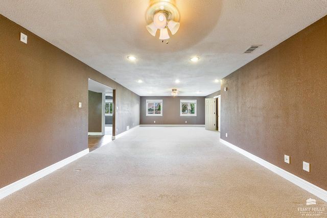 429 Haventon Drive, Manhattan, KS 66503