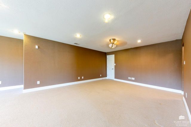 429 Haventon Drive, Manhattan, KS 66503