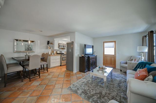 140 Yorktown, Costa Mesa, CA 92626