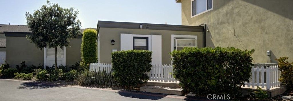 140 Yorktown, Costa Mesa, CA 92626