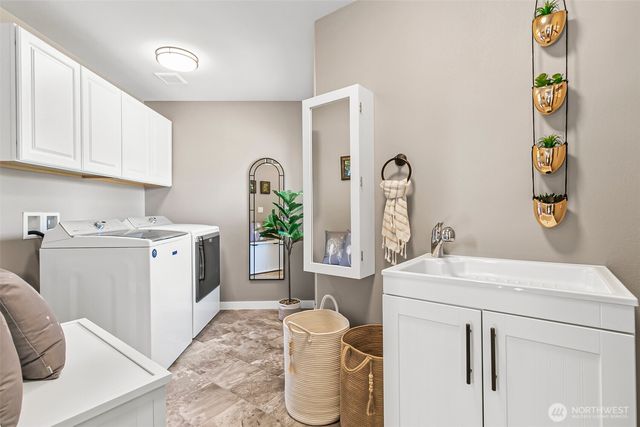 32794 Abrams Avenue, Black Diamond, WA 98010