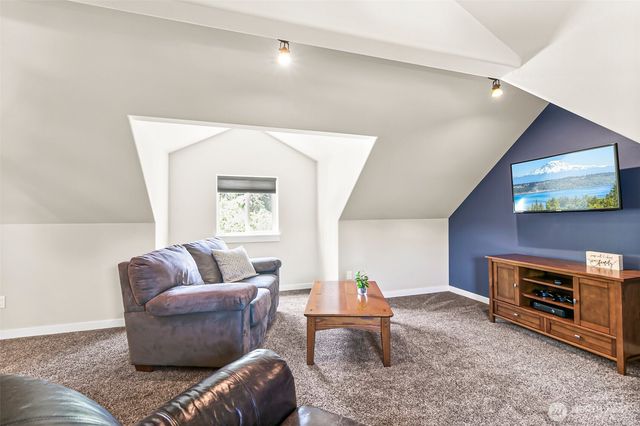 32794 Abrams Avenue, Black Diamond, WA 98010