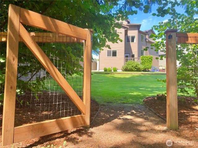 32794 Abrams Avenue, Black Diamond, WA 98010