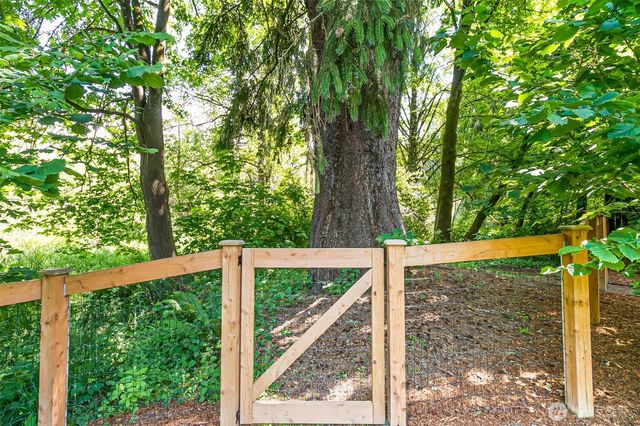 32794 Abrams Avenue, Black Diamond, WA 98010