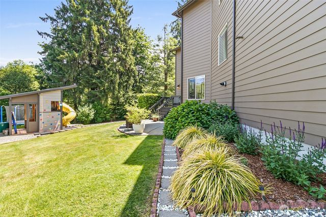 32794 Abrams Avenue, Black Diamond, WA 98010