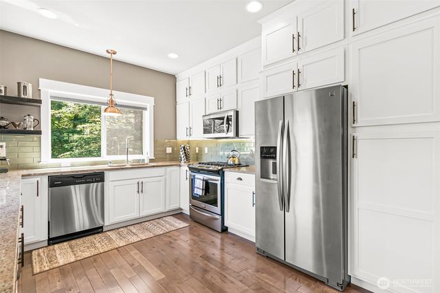 32794 Abrams Avenue, Black Diamond, WA 98010