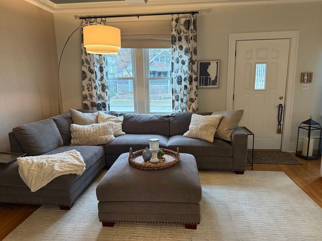 5201 Cumnor Road, Downers Grove, IL 60515