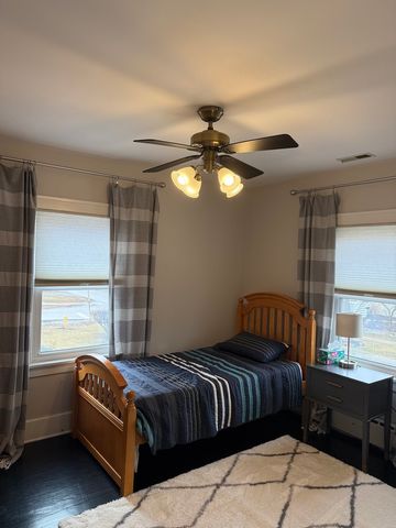 5201 Cumnor Road, Downers Grove, IL 60515