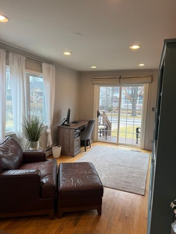 5201 Cumnor Road, Downers Grove, IL 60515