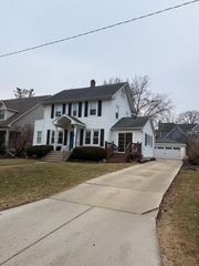5201 Cumnor Road, Downers Grove, IL 60515