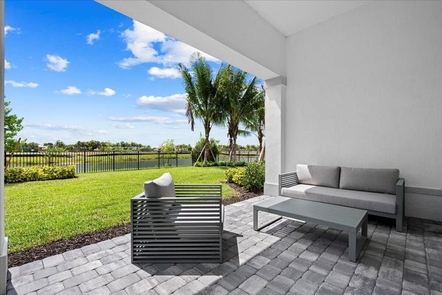 10571 Northbrook Circle, Palm Beach Gardens, FL 33412