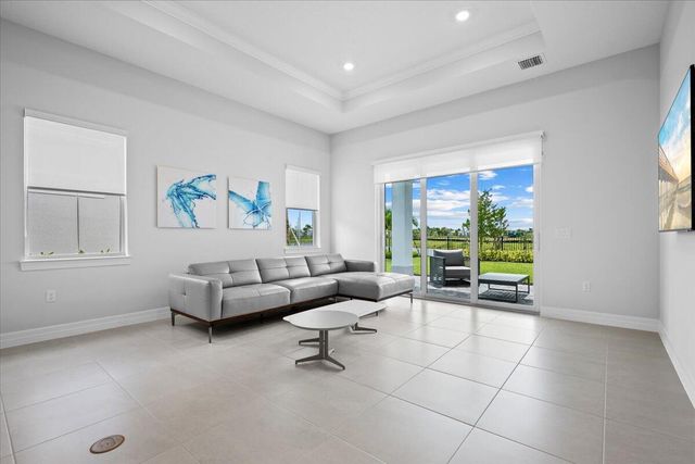 10571 Northbrook Circle, Palm Beach Gardens, FL 33412